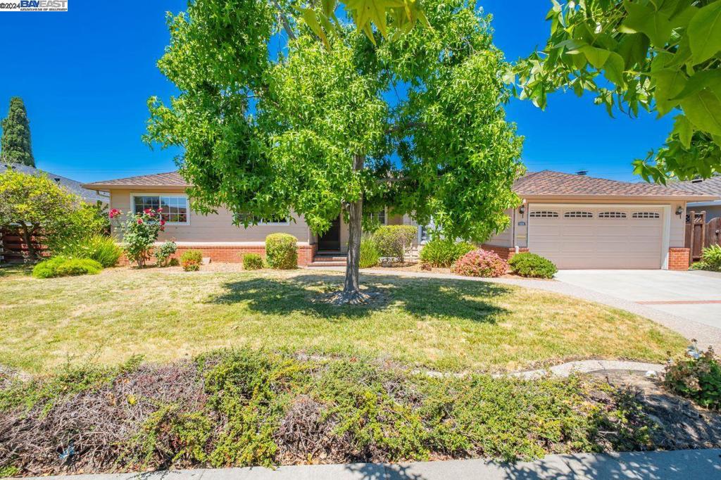 GLENMOOR GARDENS - Residential