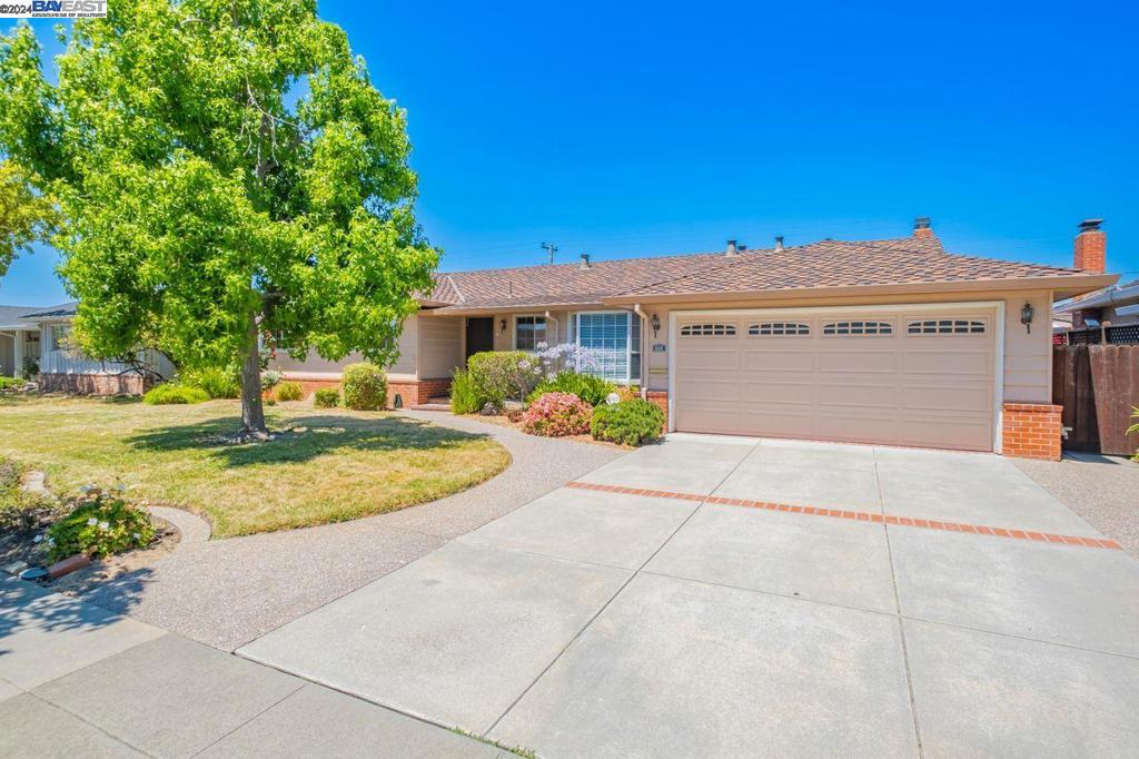 GLENMOOR GARDENS - Residential