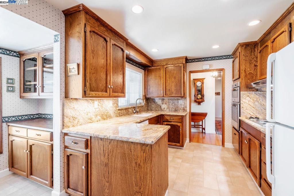 GLENMOOR GARDENS - Residential