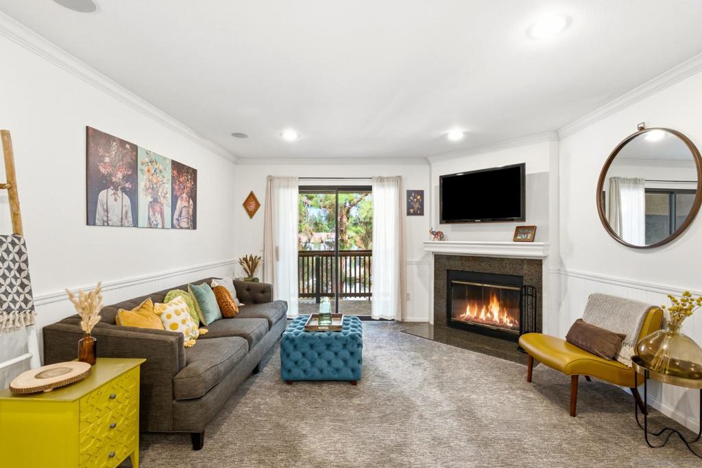 12015 Alta Carmel Ct 302