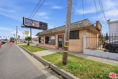 Photo of 1021 W 101st Street, Los Angeles, CA 90044 (MLS # 26673351)