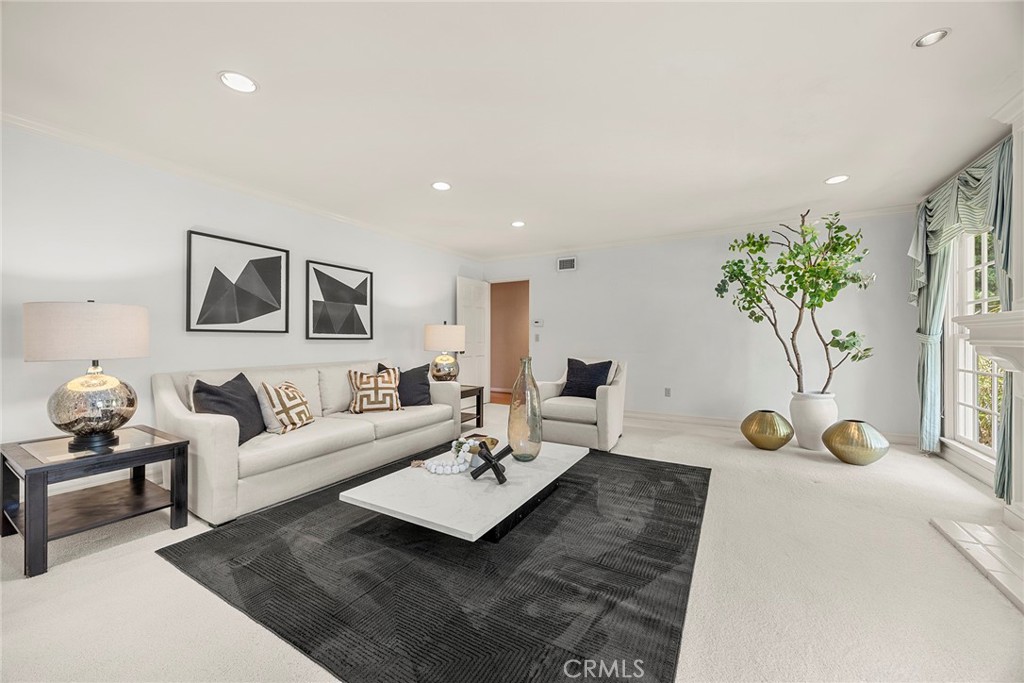 1127 Crestview Drive