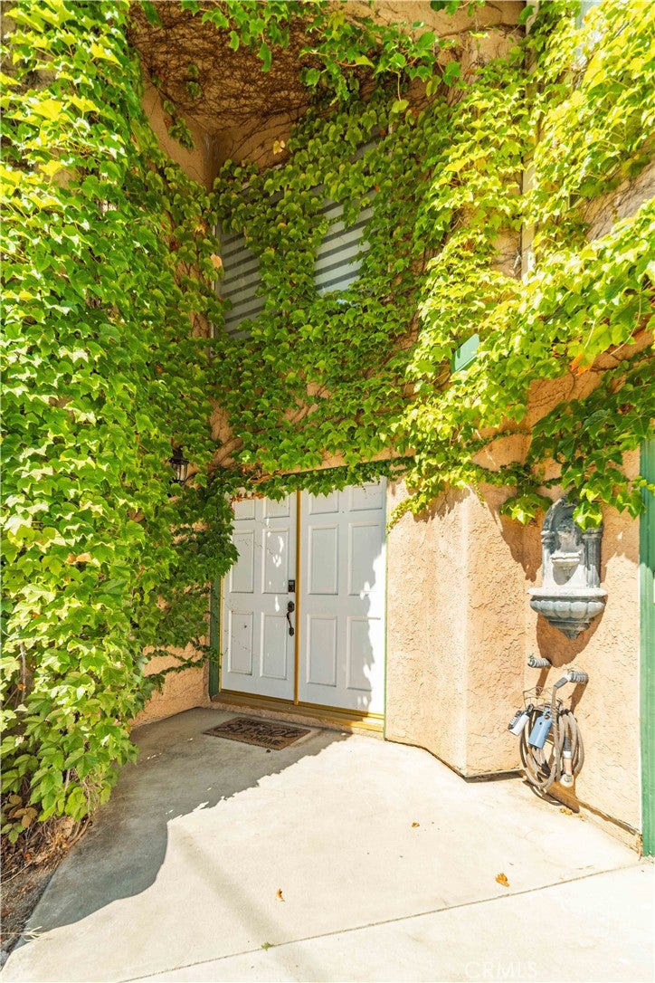 14738 Flintstone Drive