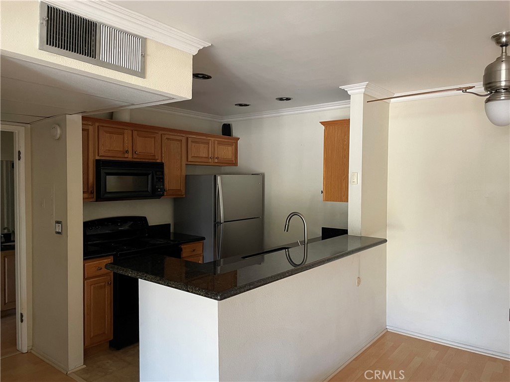 5257 Radford Avenue 314