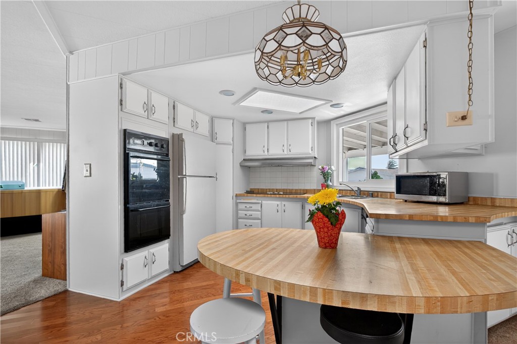 5200 Irvine Boulevard 256