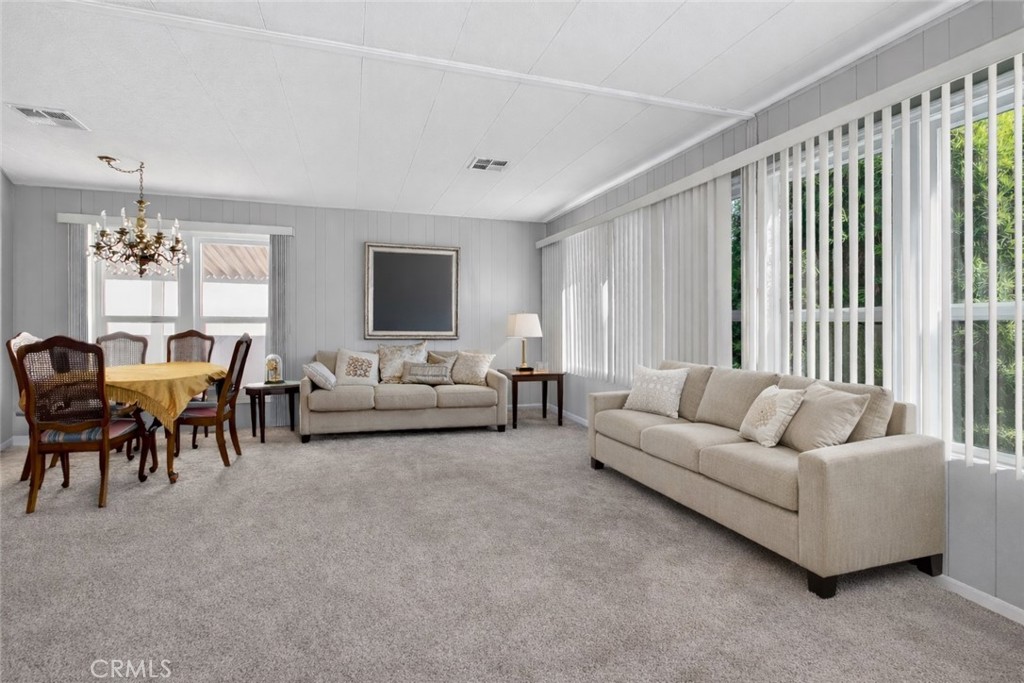 5200 Irvine Boulevard 256