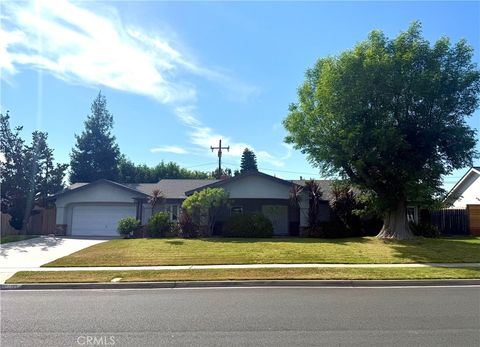 Photo of 13851 Gimbert Ln, Santa Ana, CA 92705 (MLS # PW26055102)