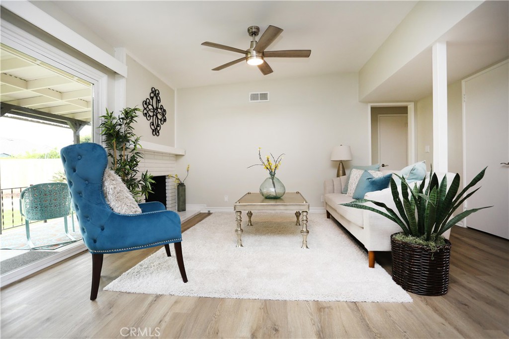 321 S Beachy Place