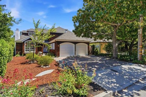 Photo of 208 Stanford Avenue, Menlo Park, CA 94025 (MLS # ML82047434)