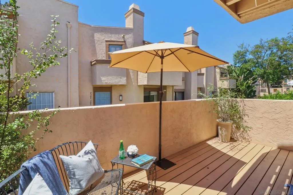 La Jolla, California 92037, United States, 2 Bedrooms Bedrooms, ,3 BathroomsBathrooms,Residential,Pending,181688