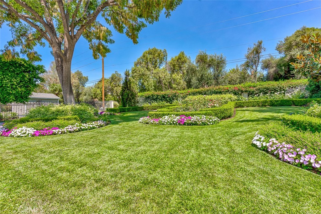 1102 N Richman Knoll