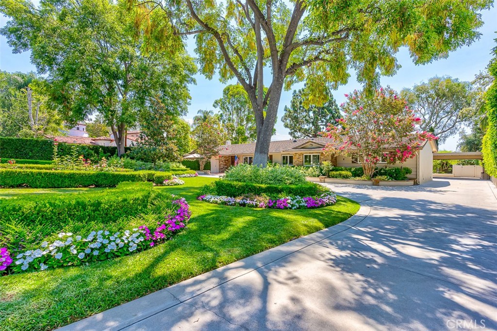 1102 N Richman Knoll