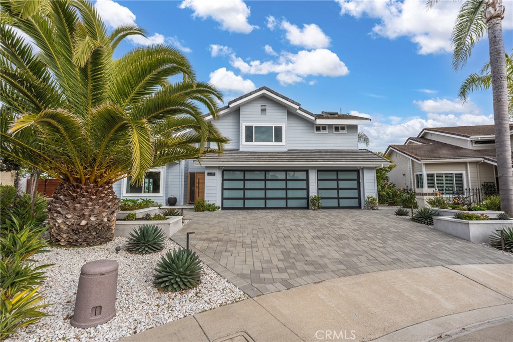 303 Calle Paisano