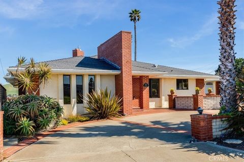 Tiny photo for 489 Sunset Court, Morro Bay, CA 93442 (MLS # SC26110330)