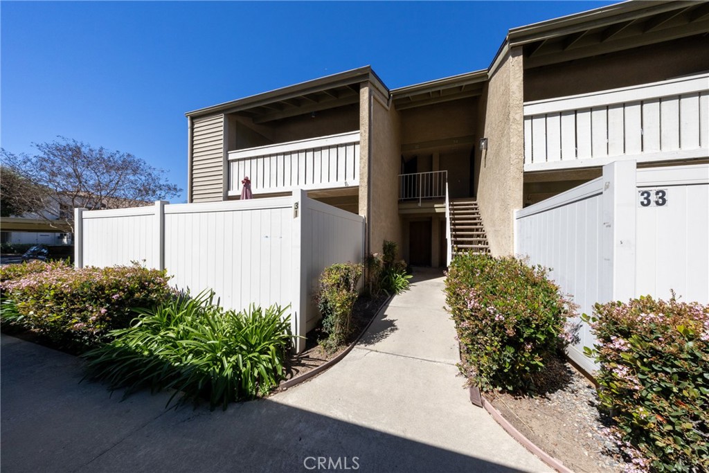 32 Town And Country Road