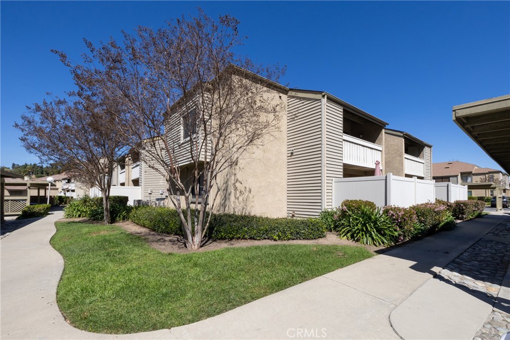 32 Town And Country Road