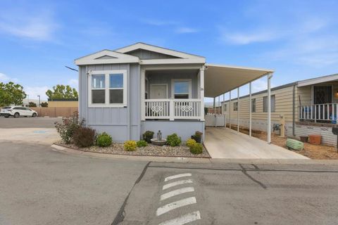 Photo of 575 San Pedro Avenue, Morgan Hill, CA 95037 (MLS # ML82044068)