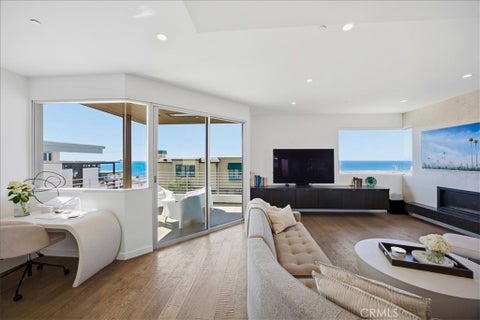 Photo of 2404 Alma Ave AVE, Manhattan Beach, CA 90266 (MLS # SB26222496)