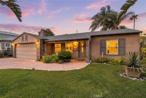 Photo of 1306 N Keystone ST, Burbank, CA 91506 (MLS # SR26120604)