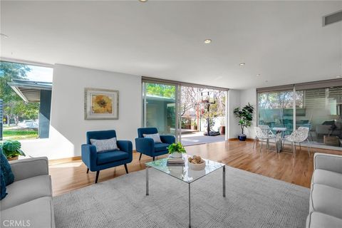 Photo of 701 Hillcrest St, El Segundo, CA 90245 (MLS # SB26042953)