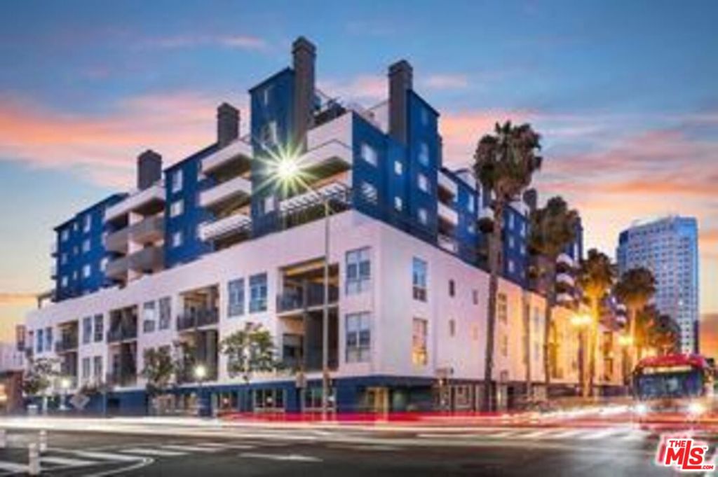 This beautiful 1bd/1ba single story loft apartment home is available 8.4.25 but may be pre-leased immediately! At this amazing community, you get the best of urban California living. Enjoy all the perks of city life in the vibrant, walkable Long Beach community, including close proximity to all the local hotspots and an easy, breezy morning commute. You can relax in the comfort of your modern home, or hang out in one of our community spaces. Go for a stroll through the city or explore the exciting recreational experiences just outside your door. The possibilities are limitless and you'll never have to choose just one. Don't settle. Your new home featuring thoughtfully designed community spaces and upgraded interiors for all tastes and a location surrounded by local shopping destinations. Photos may consist of similar model units and virtually staged renderings.