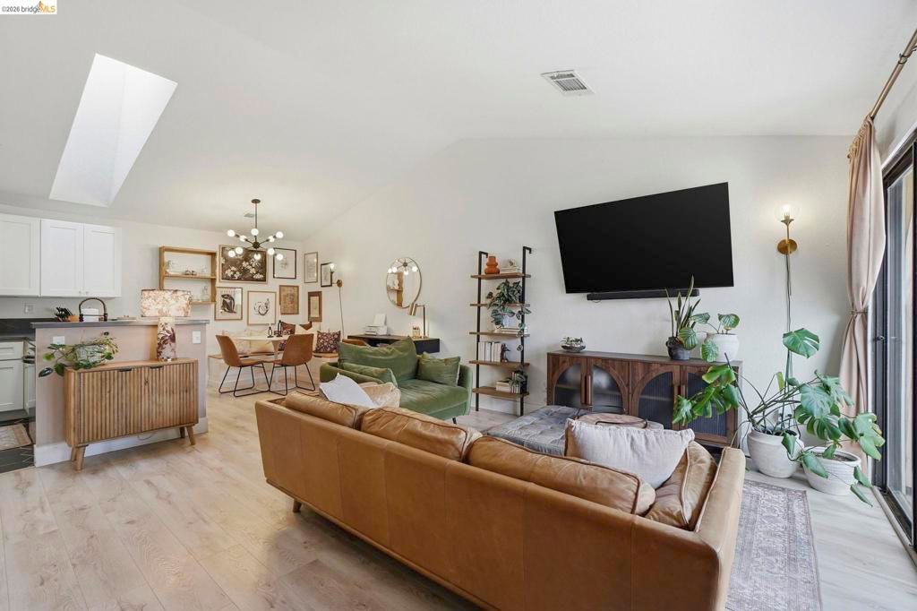 Photo of 925 Villa Terrace Ter, Brentwood, CA 94513 (MLS # 41130423)