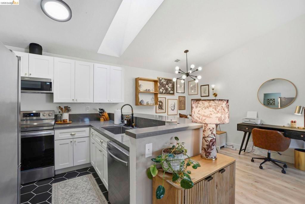 Photo of 925 Villa Terrace Ter, Brentwood, CA 94513 (MLS # 41130423)