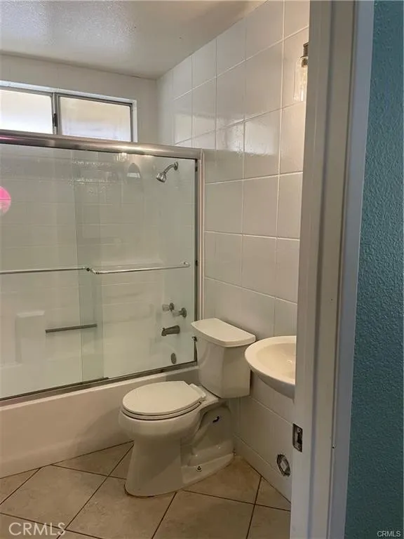 Fontana, California 92337, United States, 3 Bedrooms Bedrooms, ,2 BathroomsBathrooms,Residential,Active,253916