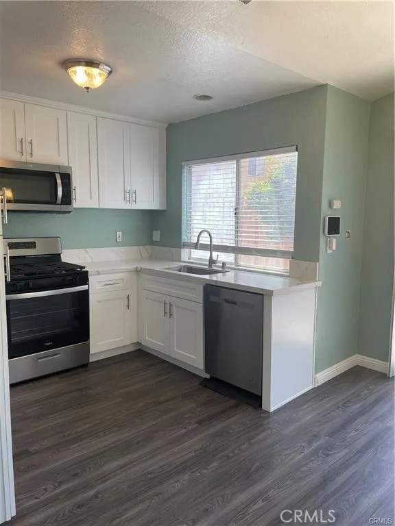 Fontana, California 92337, United States, 3 Bedrooms Bedrooms, ,2 BathroomsBathrooms,Residential,Active,253916