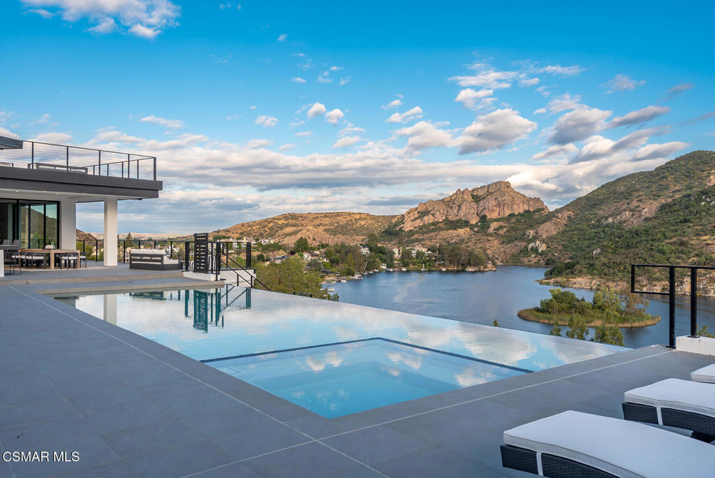 461 Lake Sherwood Drive