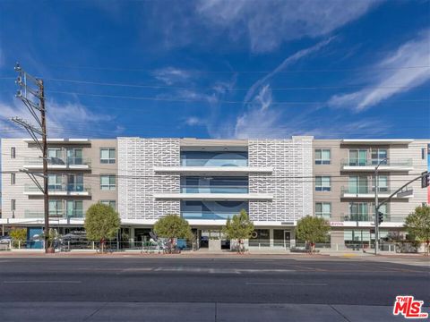 Photo of 710 N El Centro Avenue #123, Los Angeles, CA 90038 (MLS # 24472649)