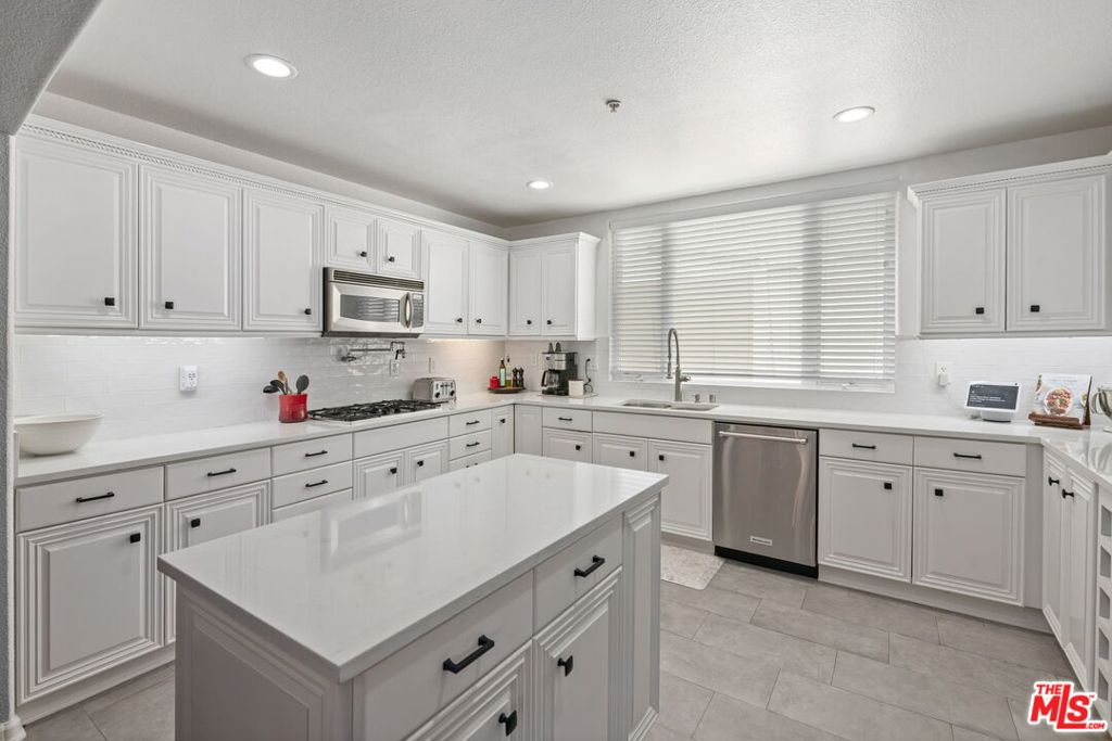 222 W Imperial Avenue 3