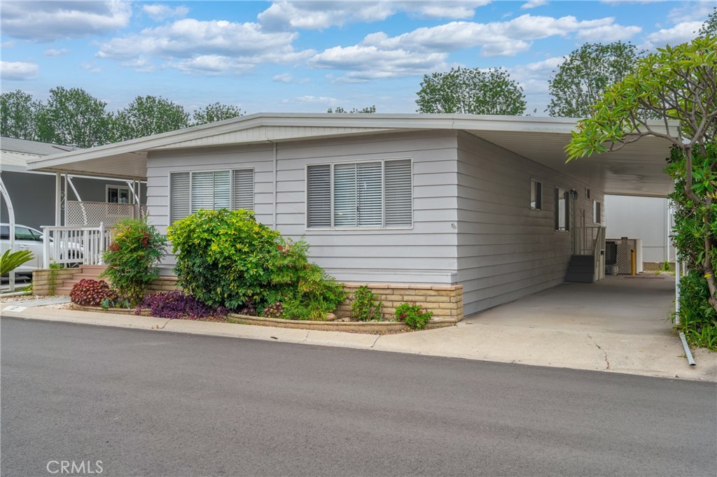 14851 Jeffrey Road 17