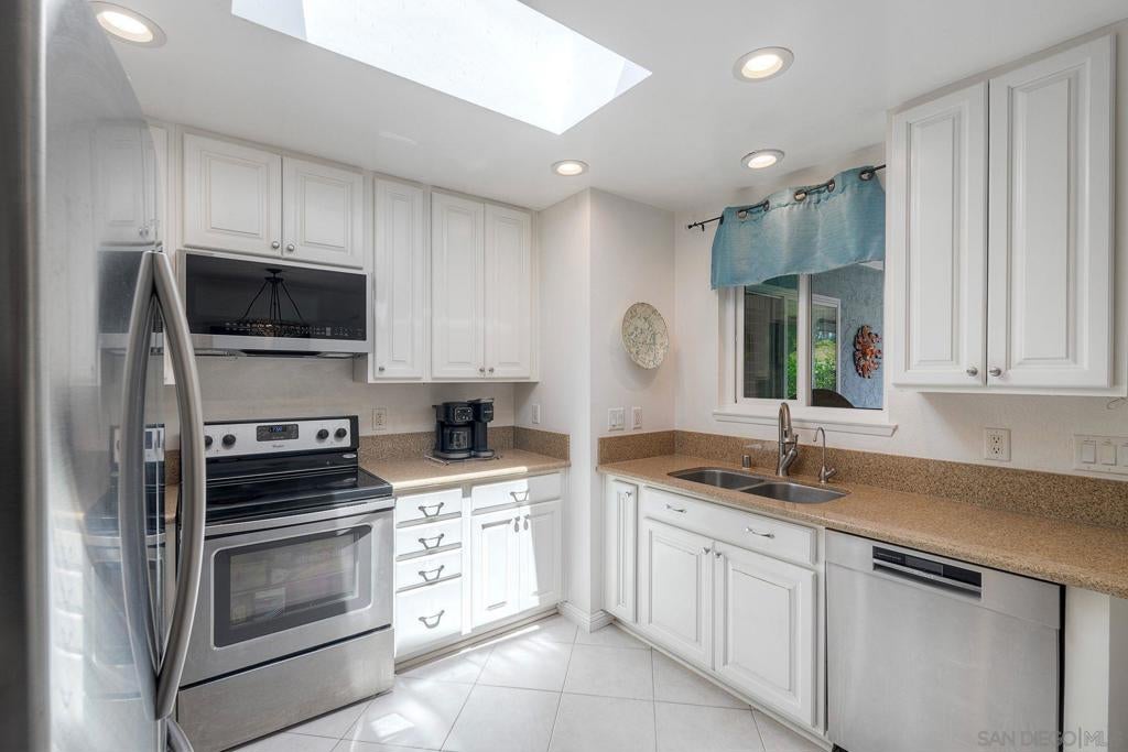3597 Pear Blossom Drive Dr, Oceanside CA 92057