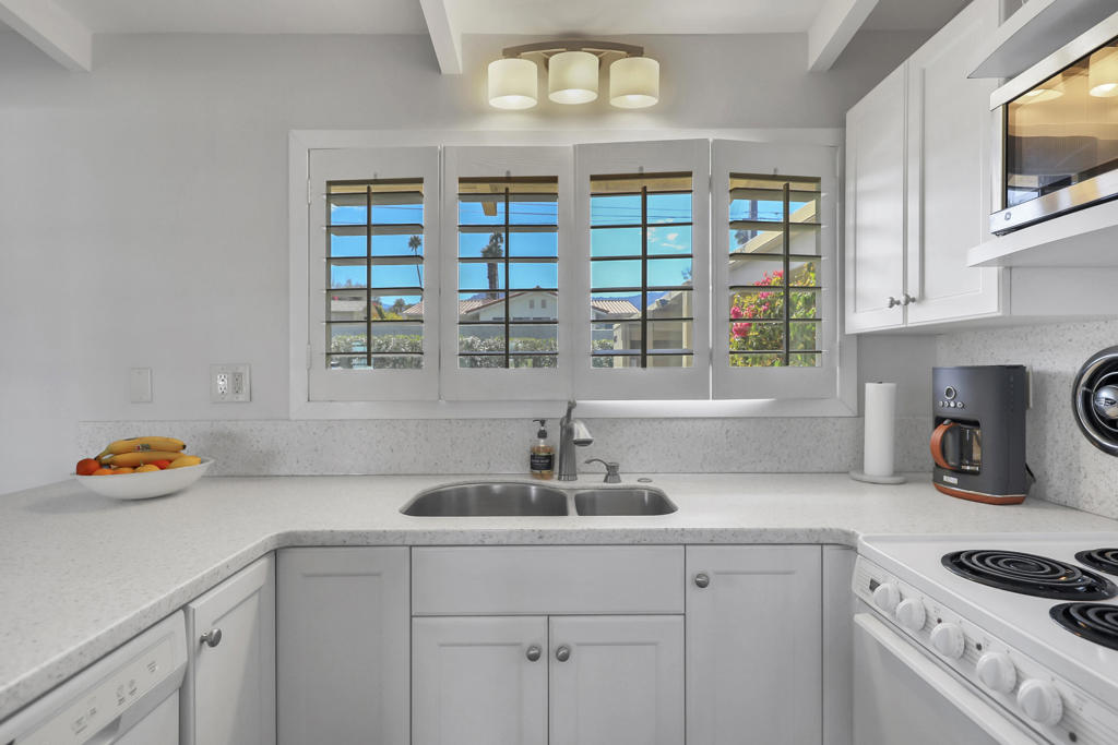 Sand & Shadows - Residential