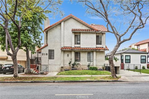 Photo of 219 N Isabel Street #4, Glendale, CA 91206 (MLS # GD26070022)