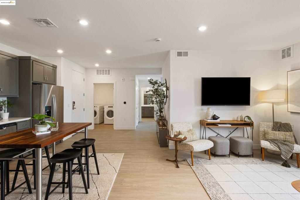 HAYWARD - Residential