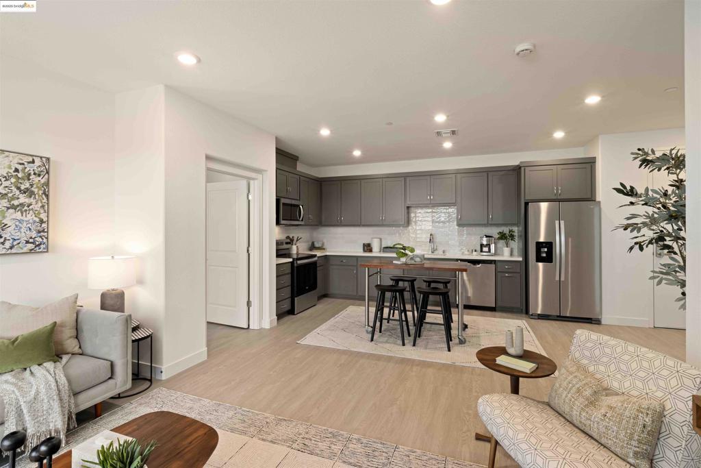 HAYWARD - Residential