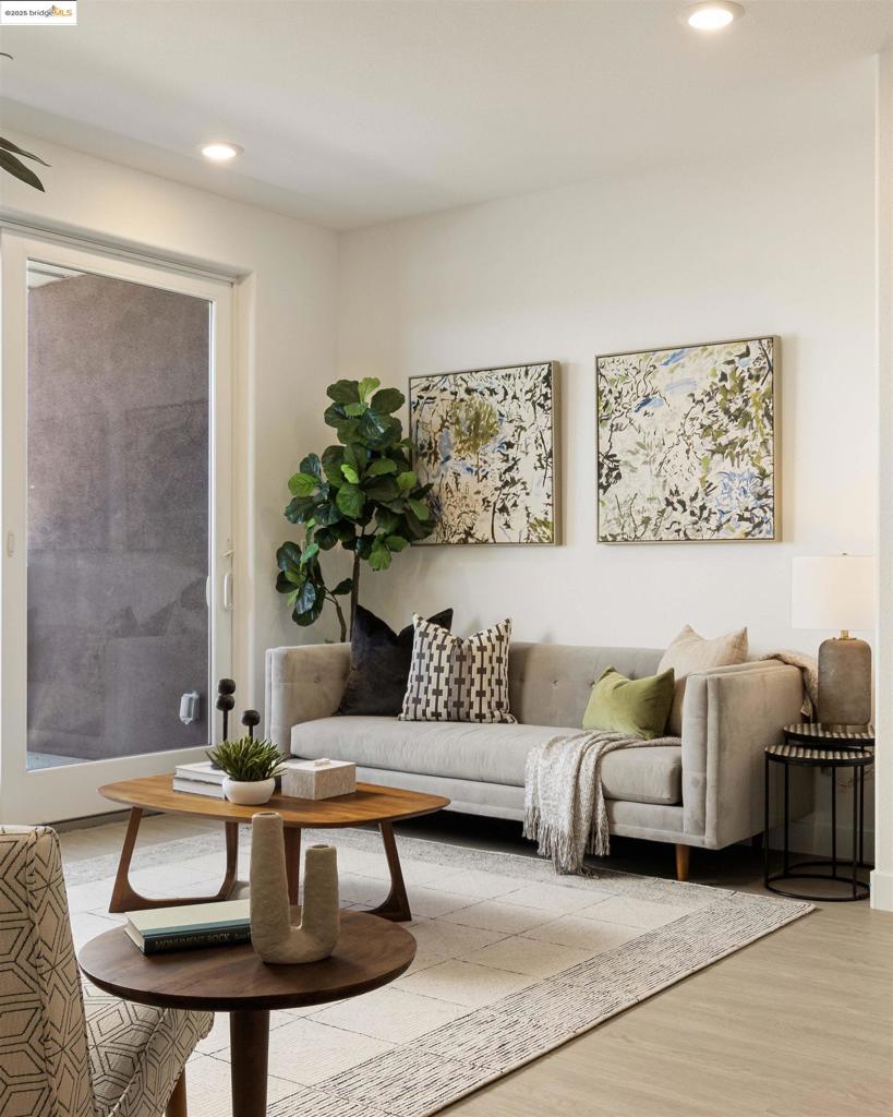 HAYWARD - Residential