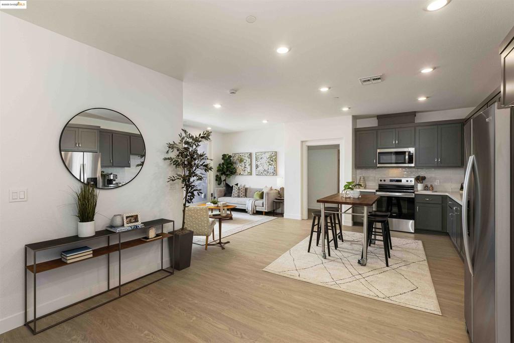 HAYWARD - Residential