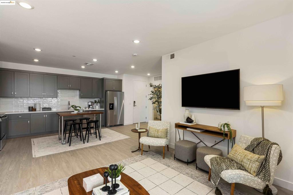 HAYWARD - Residential