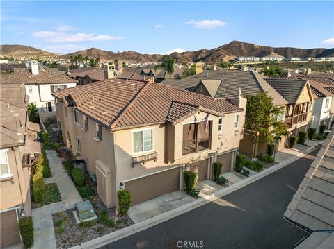 Photo of 28448 Mirabelle Lane, Saugus, CA 91350 (MLS # SR25219426)