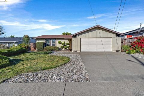 Photo of 970 Kittery Way Way, Pinole, CA 94564 (MLS # 41133042)