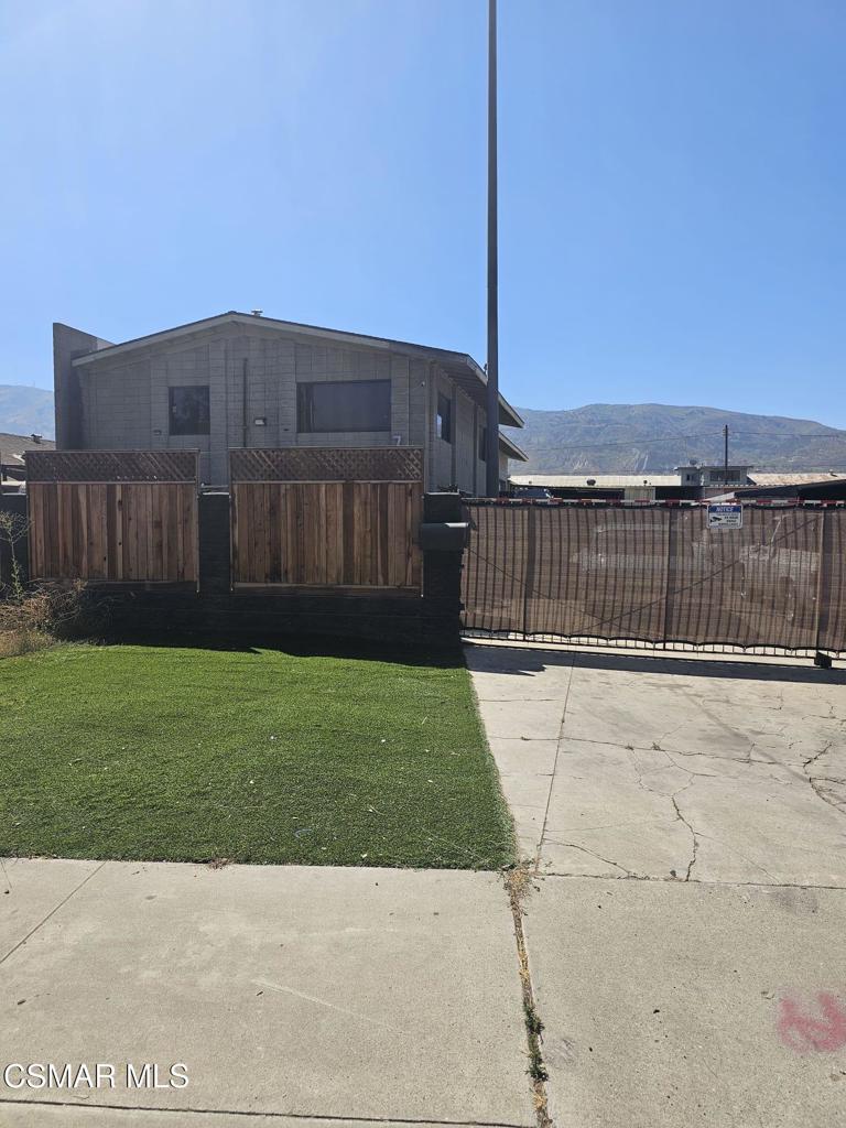 760 E Santa Maria Street