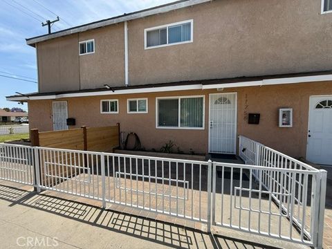 Photo of 11754 Walcroft St, ST, Lakewood, CA 90715 (MLS # RS26097331)
