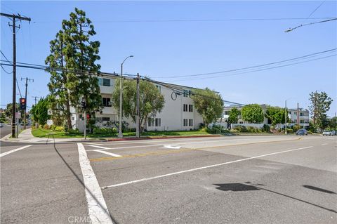 Photo of 415 S Prospect Avenue #105, Redondo Beach, CA 90277 (MLS # SB26087069)