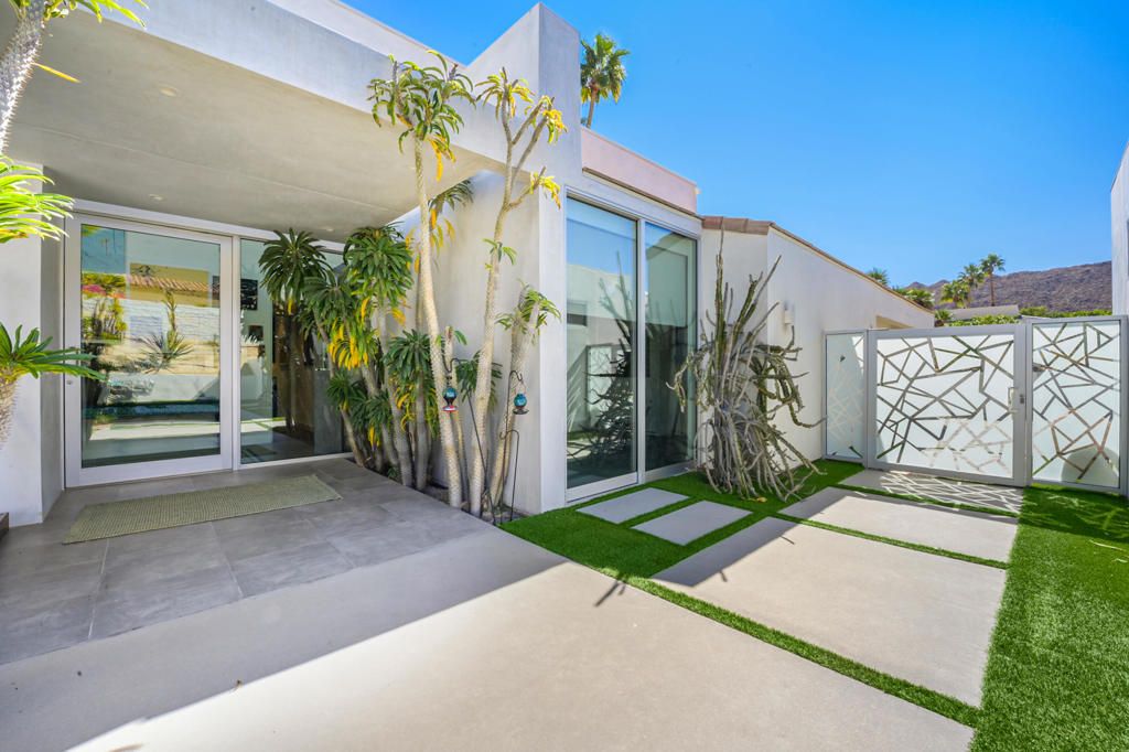 Photo of 49120 Sunrose Lane, Palm Desert, CA 92260 (MLS # 219137211DA)