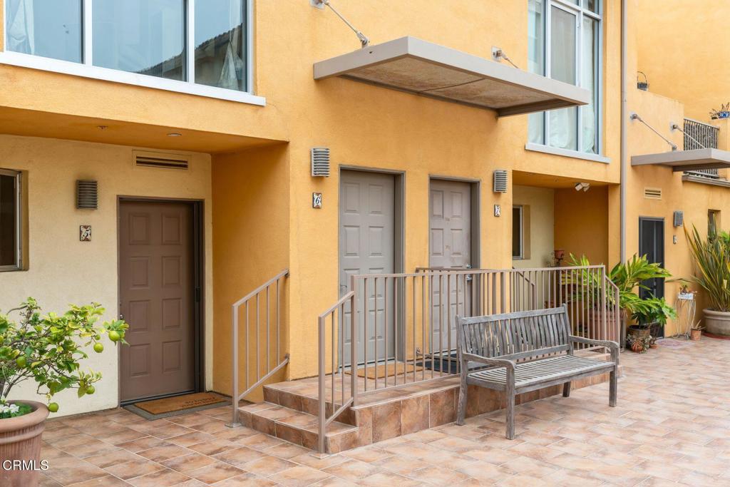 Properties 285 N Ventura Avenue 6