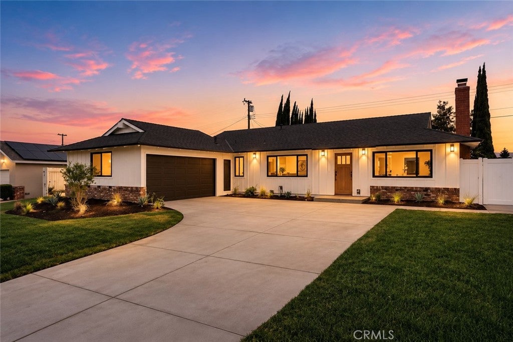 1825 Rolling Hills
