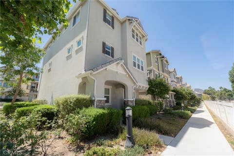 Photo of 9110 Foster LN, Chatsworth, CA 91311 (MLS # SR26183491)